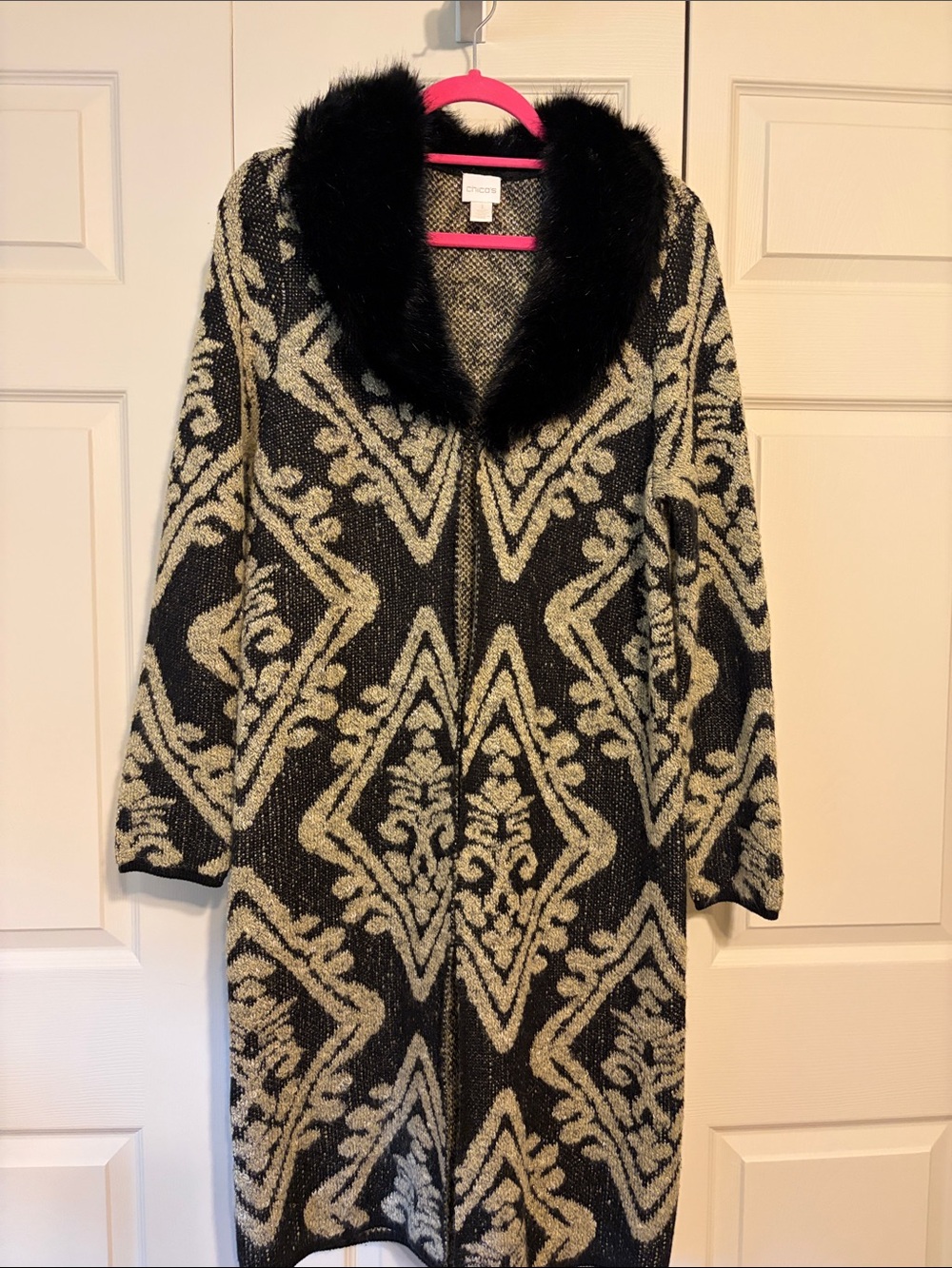 Cozy Black & Cream Patterned Long Sweater with Faux Fur Collar